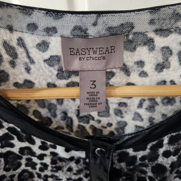 Easywear by Chico's Animal Print Button-Down Jacket Cardigan Size 3 - Picture 5 of 7